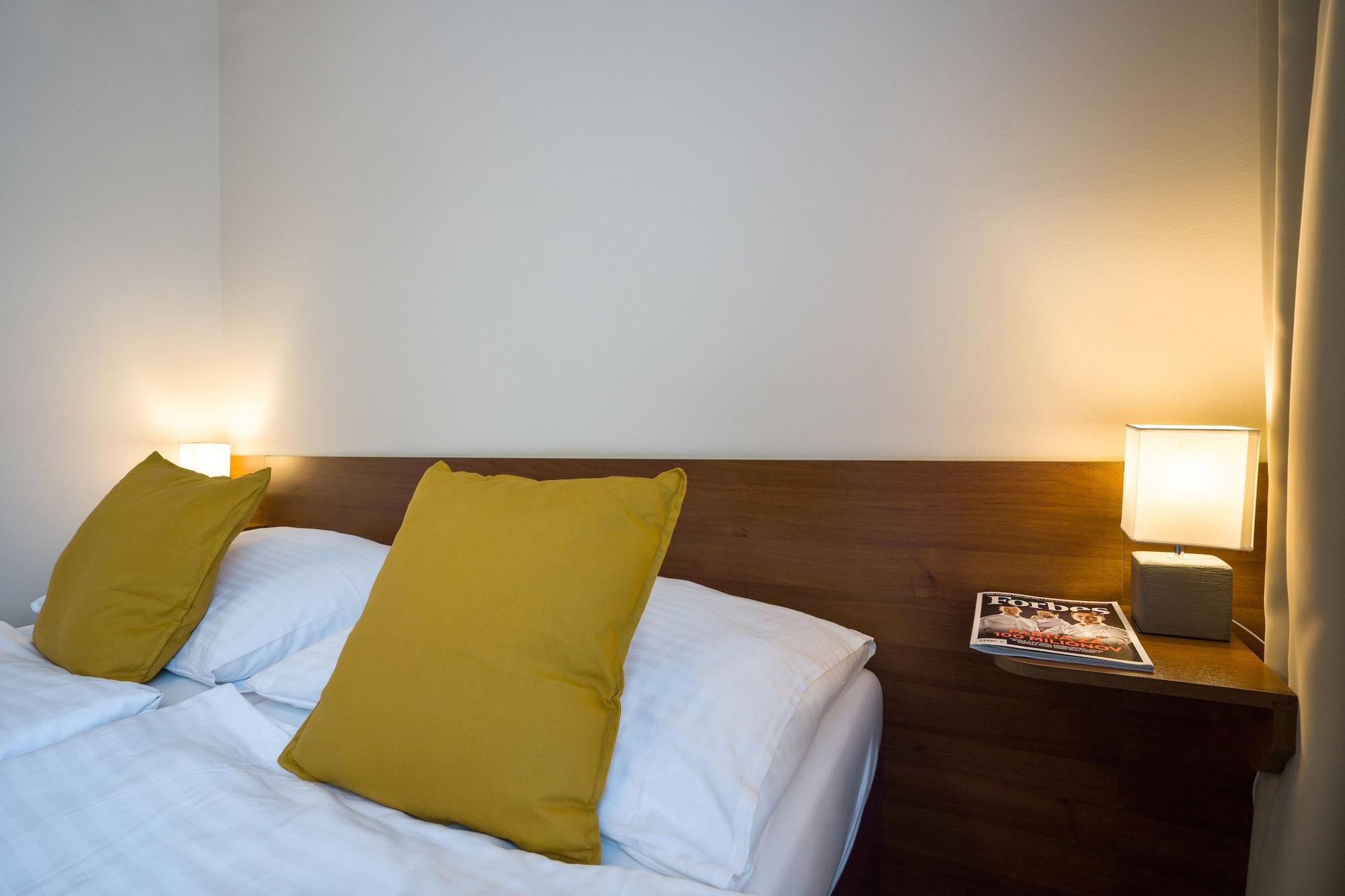 Hotel Dixon So Vstupom Do Bazena A Virivky Zdarma - Free Entrance To Pool And Jacuzzi Included Banska Bystrica Bagian luar foto