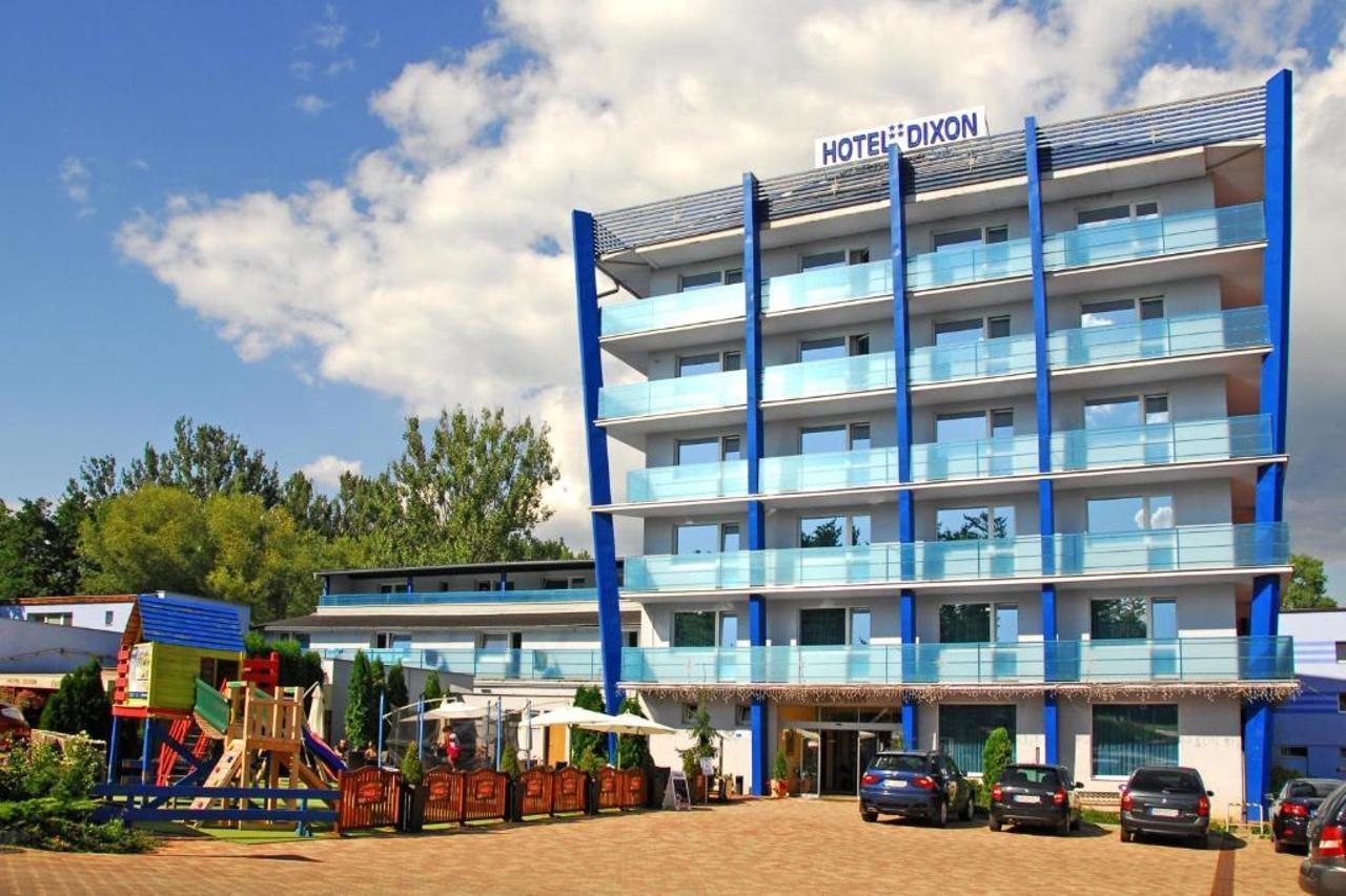 Hotel Dixon So Vstupom Do Bazena A Virivky Zdarma - Free Entrance To Pool And Jacuzzi Included Banska Bystrica Bagian luar foto