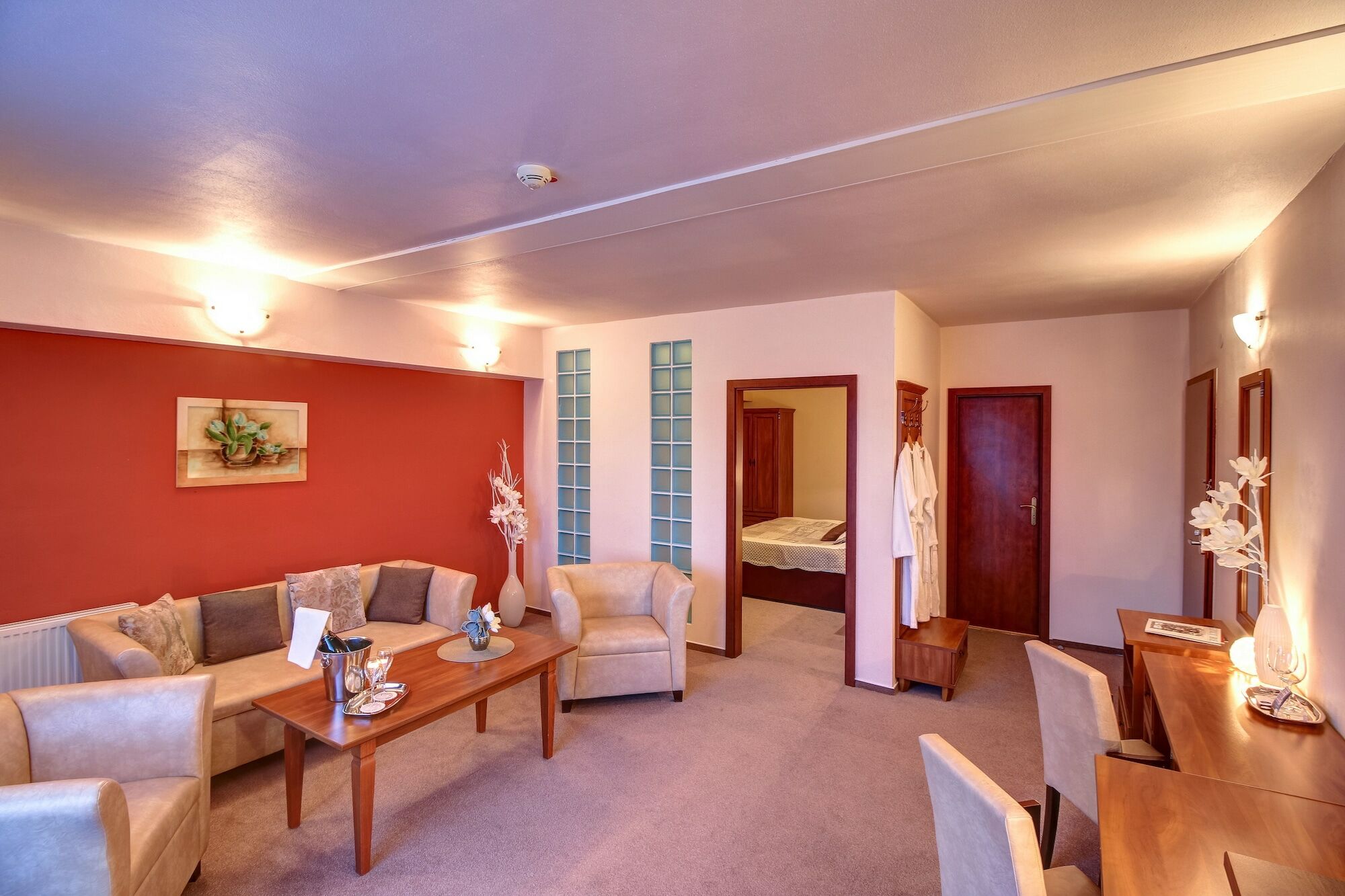 Hotel Dixon So Vstupom Do Bazena A Virivky Zdarma - Free Entrance To Pool And Jacuzzi Included Banska Bystrica Bagian luar foto